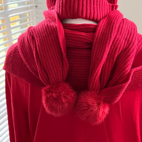 TALBOTS PRE-LOVED AUTHENTIC BEANIE & SCARF QUALITY DESIGN SET main image 9
